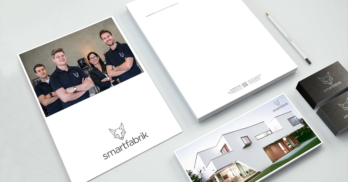 Geschäftsausstattung für smartfabrik, ein innovatives Smart Home-Unternehmen.